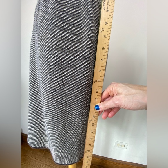 Joan Vass USA Knit Suit, Size 2 – Timeless Elegance - Picture 10 of 10